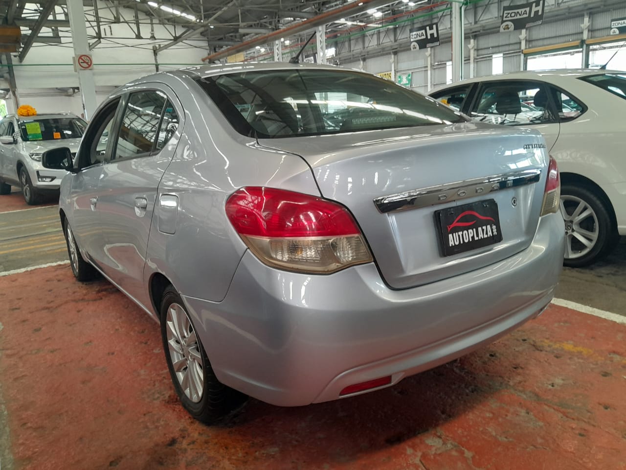 Dodge Attitude Sxt 2017
